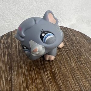 Littlest Pet Shop LPS Blue Guinea Pig hamster 1368 rare Blue Eyes Retired
